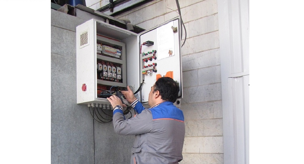 راهنمای کامل نصب تابلو برق روی دیوار